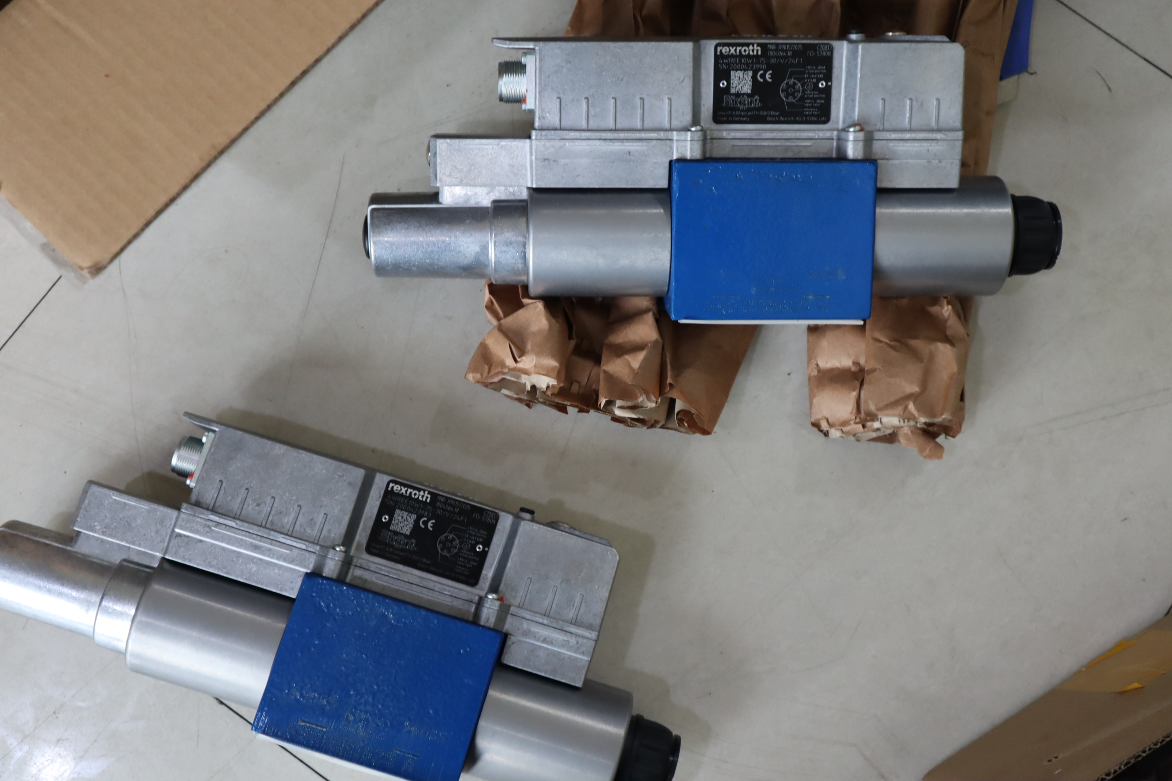 4WREE10W1-75-30/V/24F1 R901572025 德国REXROTH力士乐比例阀