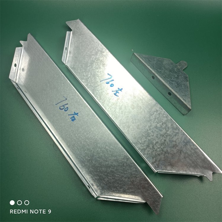 角驰820/760屋面板屋脊堵头 彩钢板金属挡水板 470彩钢瓦铁堵头