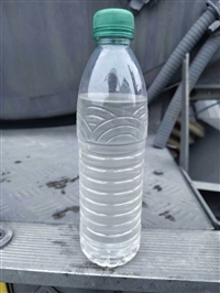 Industrial grade 32% content calcium chloride solution, specific gravity 1.3, transparent liquid, used for snow melting, antifreeze, and dust removal