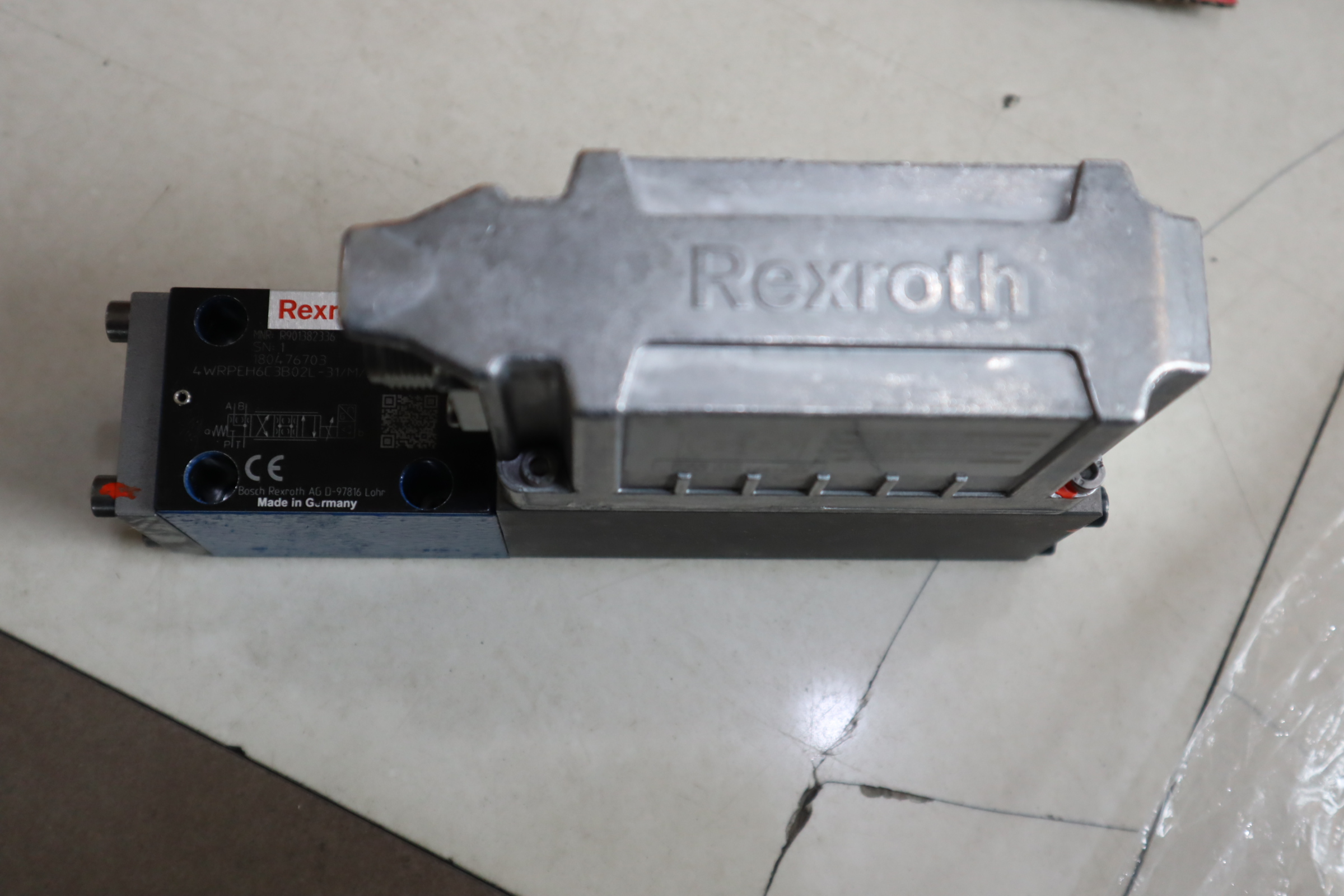 4WRPEH6C3B02L-30/M/24F1 R901382336 德国力士乐REXROTH比例阀