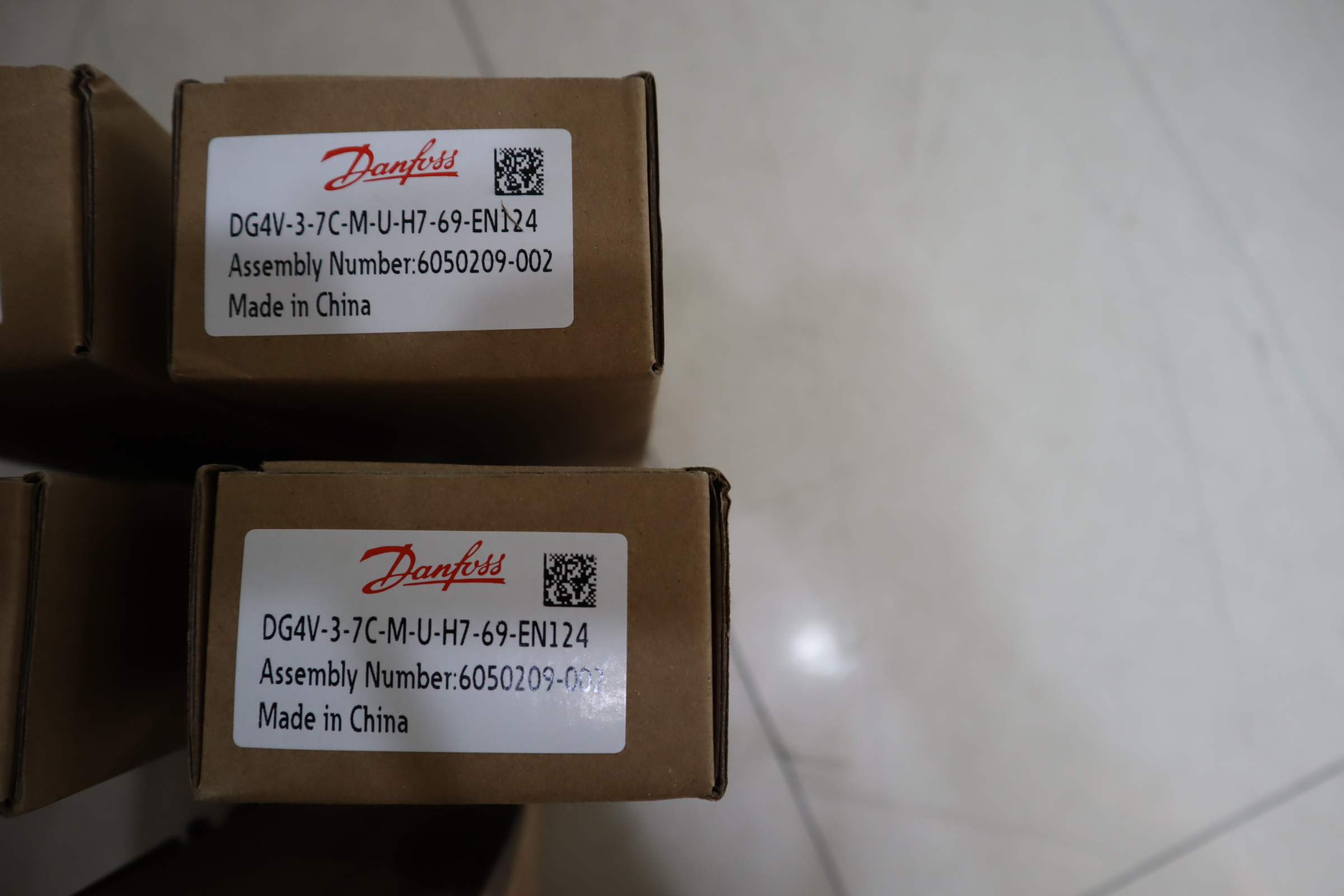 DG4V-3-7C-M-U-H7-69-EN124 6050209-002 VICKERS威格士DANFOSS
