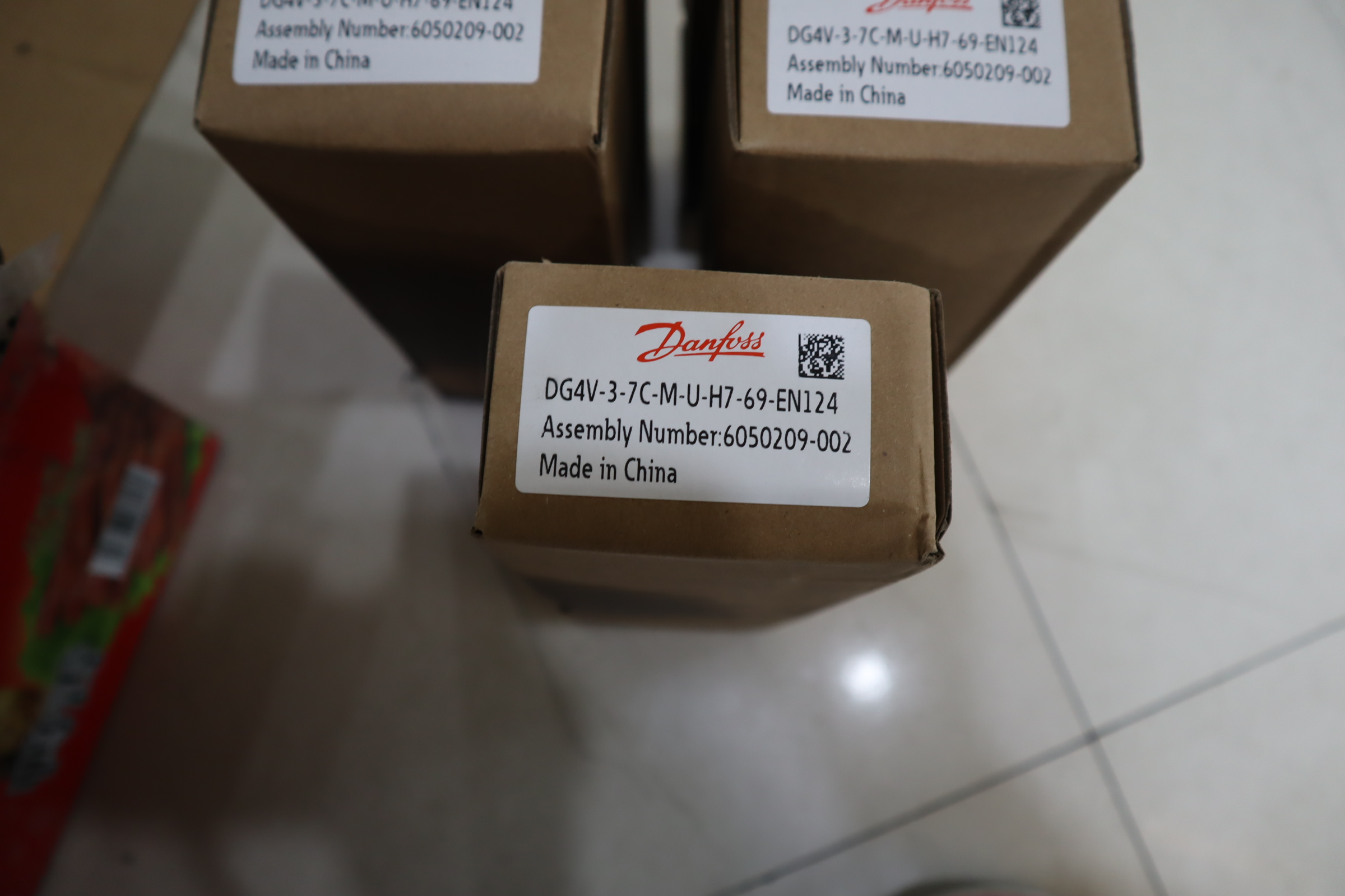 DG4V-3-7C-M-U-H7-69-EN124 6050209-002 VICKERS威格士DANFOSS