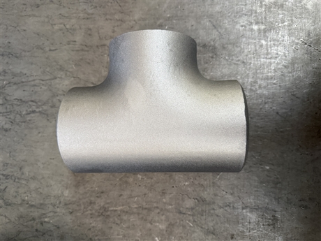 Industrial grade tee fittings with equal diameter and optional corrosion-resistant high-pressure connectors