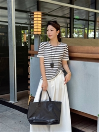 Tencel Hanma blend black and white striped short sleeved T-shirt for women in summer, French retro loose and breathable top