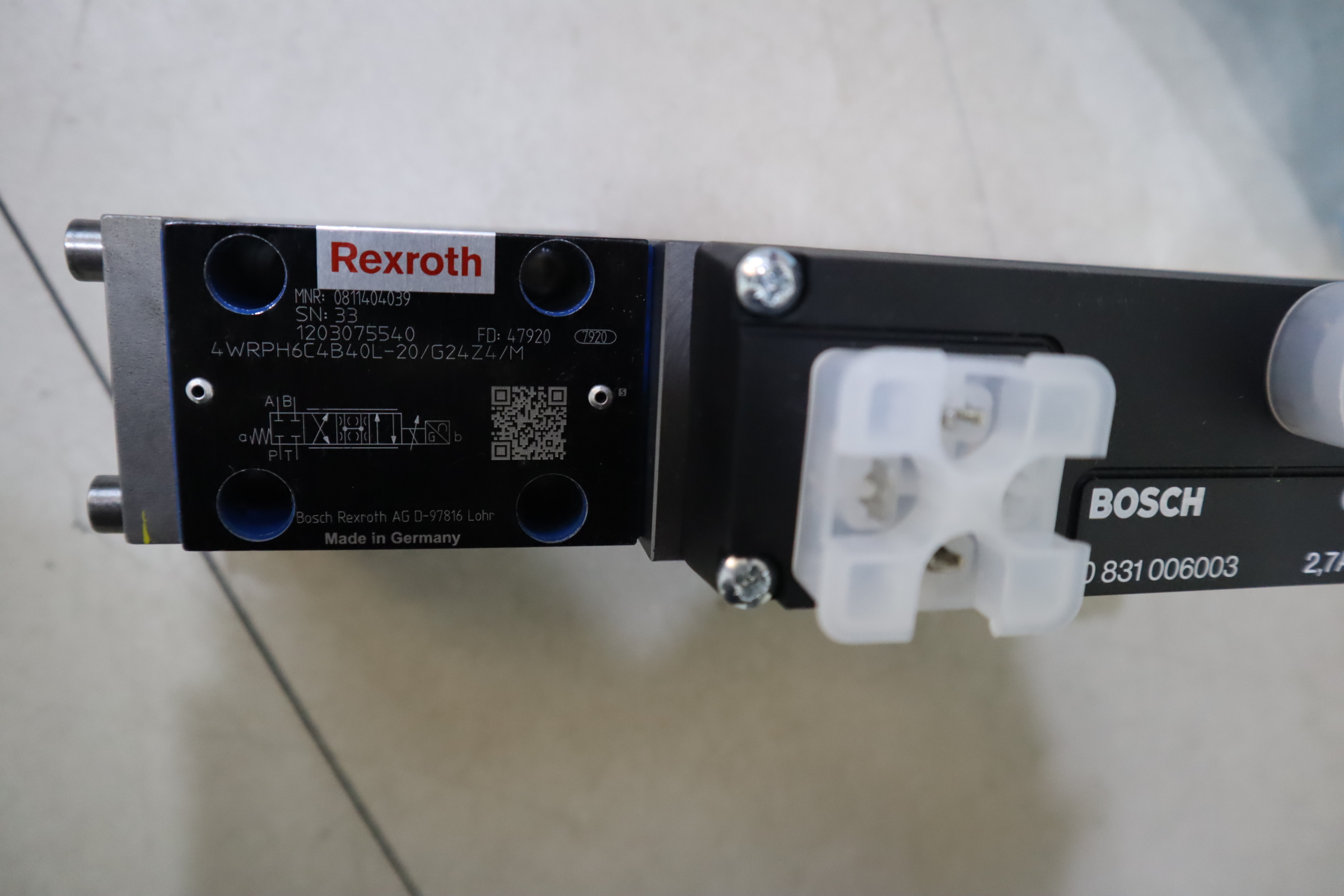 4WRPH6C4B40L-2X/G24Z4/M 0811404039 德国力士乐REXROTH 比例阀