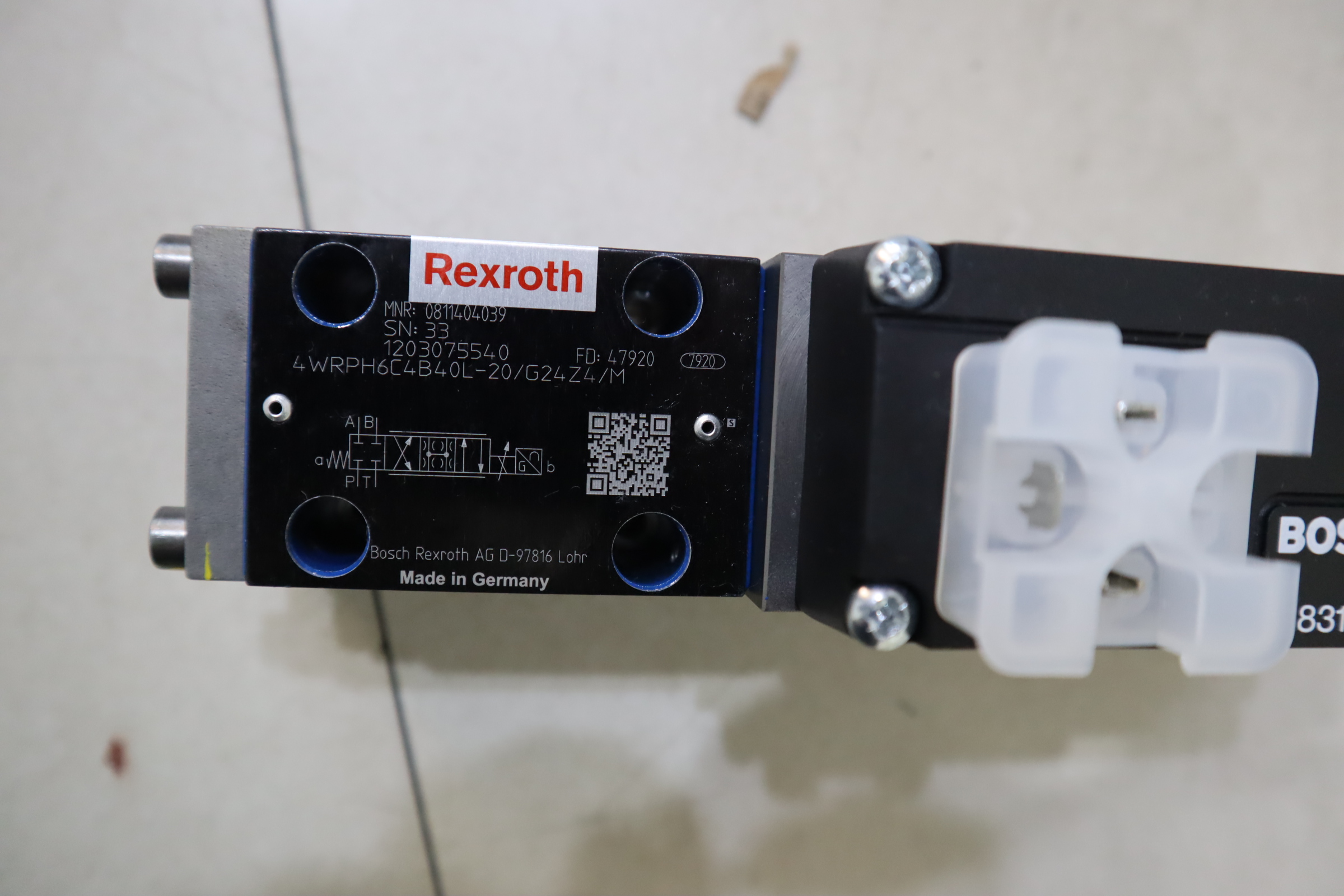 4WRPH6C4B40L-2X/G24Z4/M 0811404039 德国力士乐REXROTH 比例阀