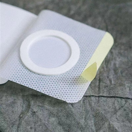 White non-woven fabric with film and circle, various specifications, skin friendly and breathable, customizable
