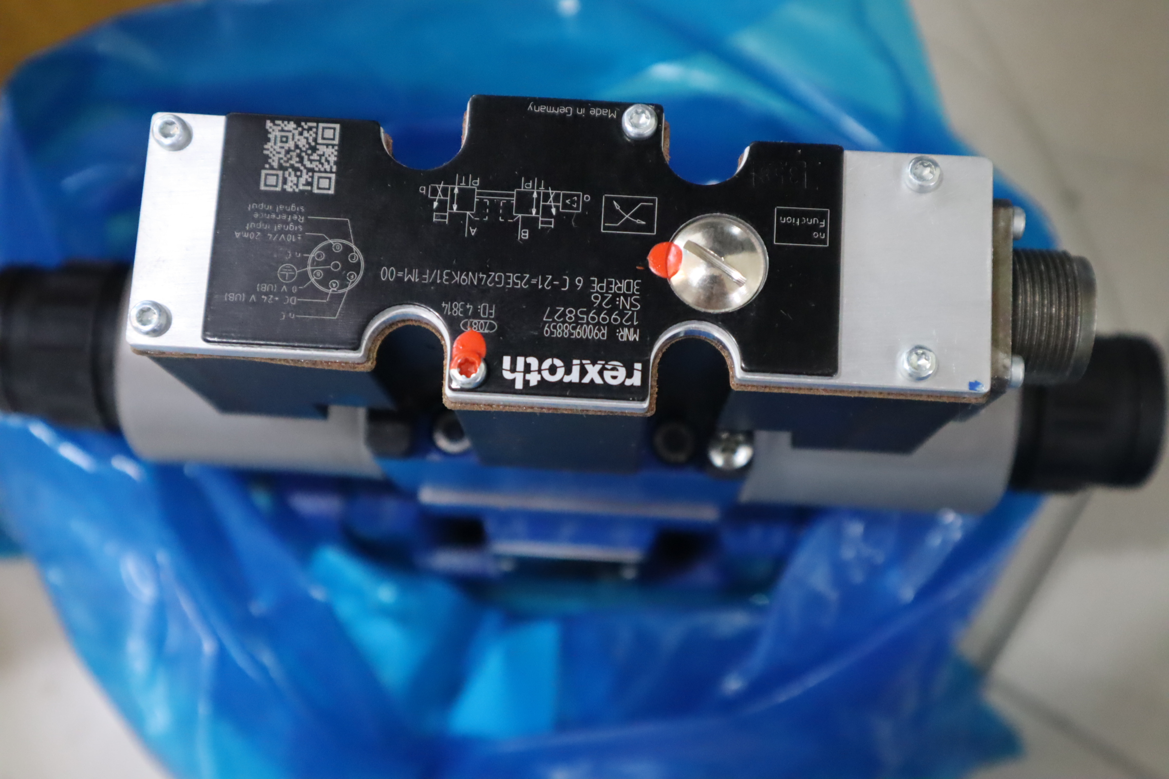 4WE6Y62/EW230N9K4 R900909415 4WE6Y6X/EW230N9K4 力士乐REXROTH