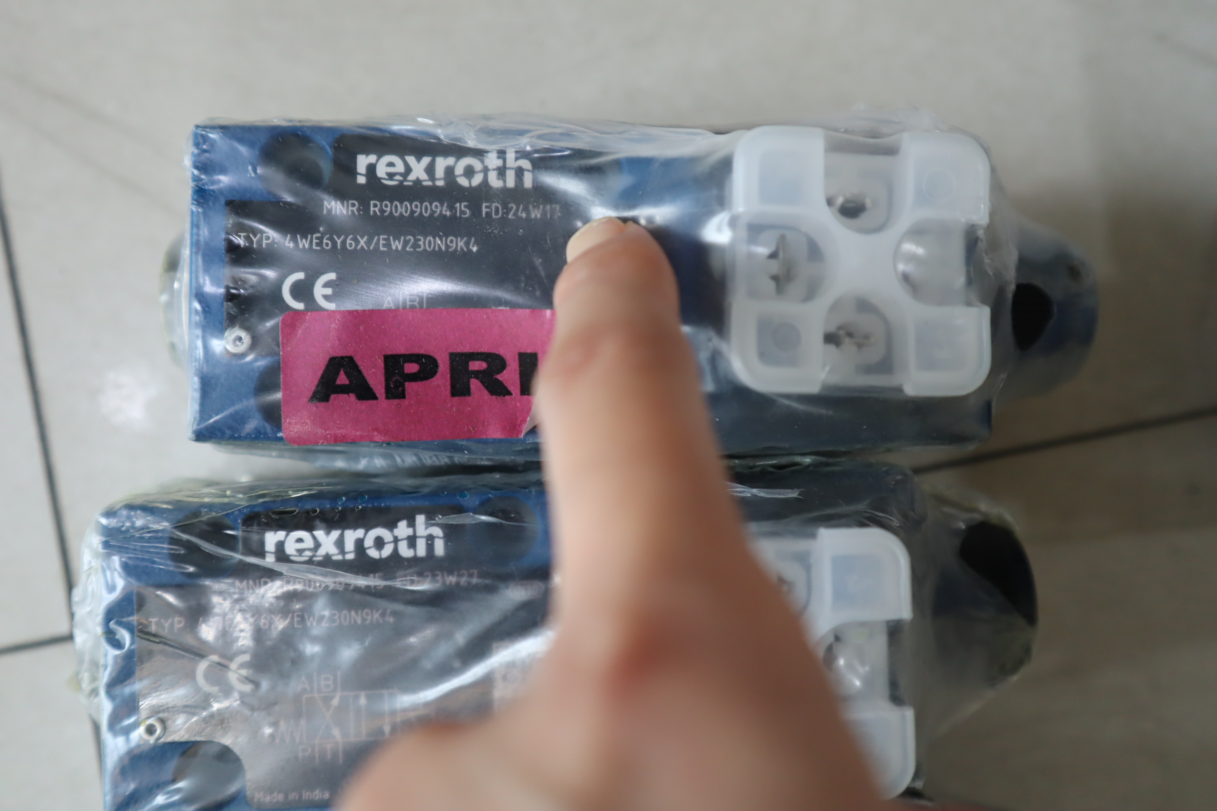 4WE6Y62/EW230N9K4 R900909415 4WE6Y6X/EW230N9K4 力士乐REXROTH