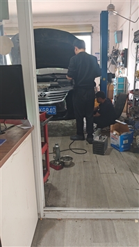 夷陵区附近拖车救援24小时道路救援  拖车电话