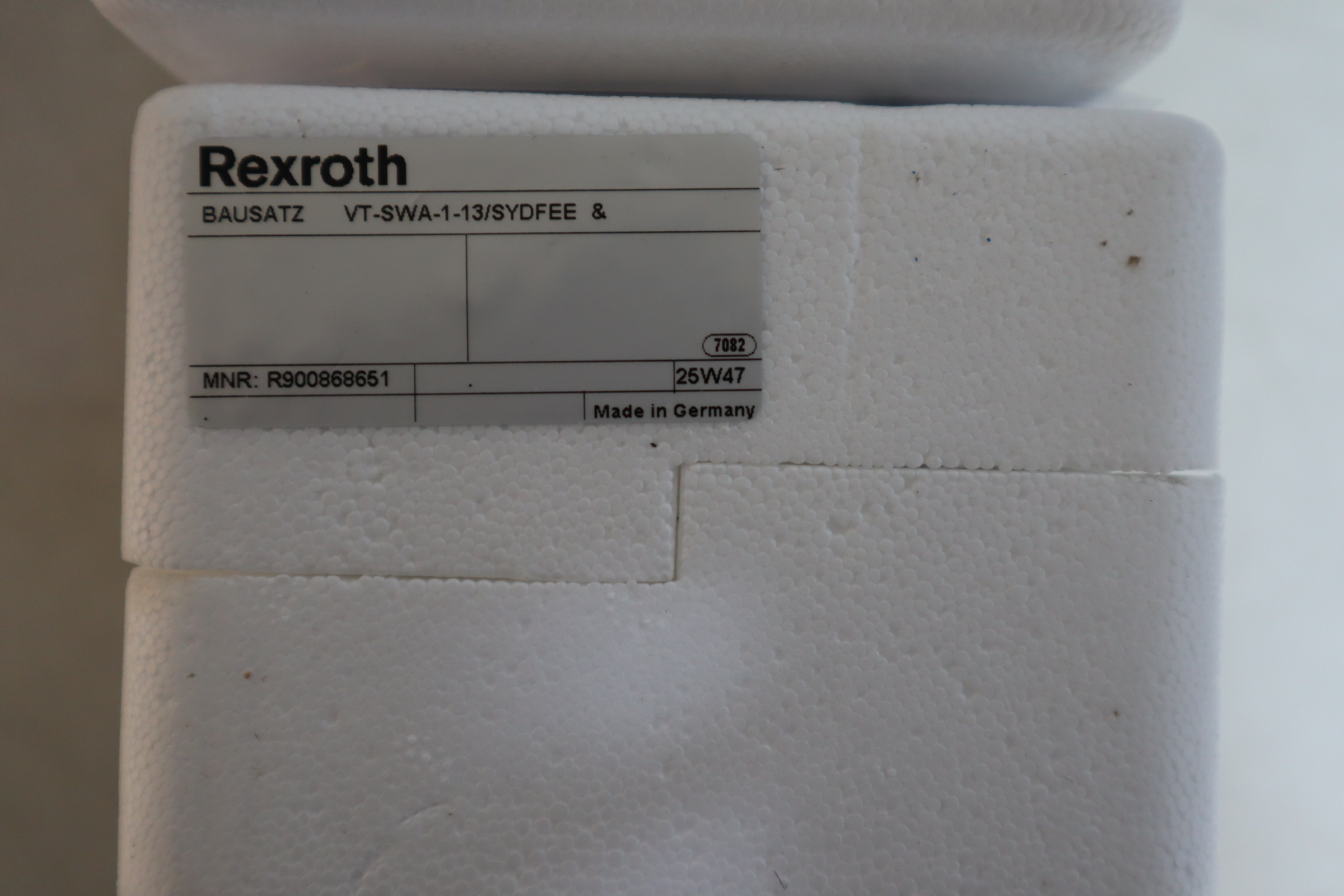 R901045246 DBETE-6X/315G24K31F1V 德国力士乐REXROTH比例阀