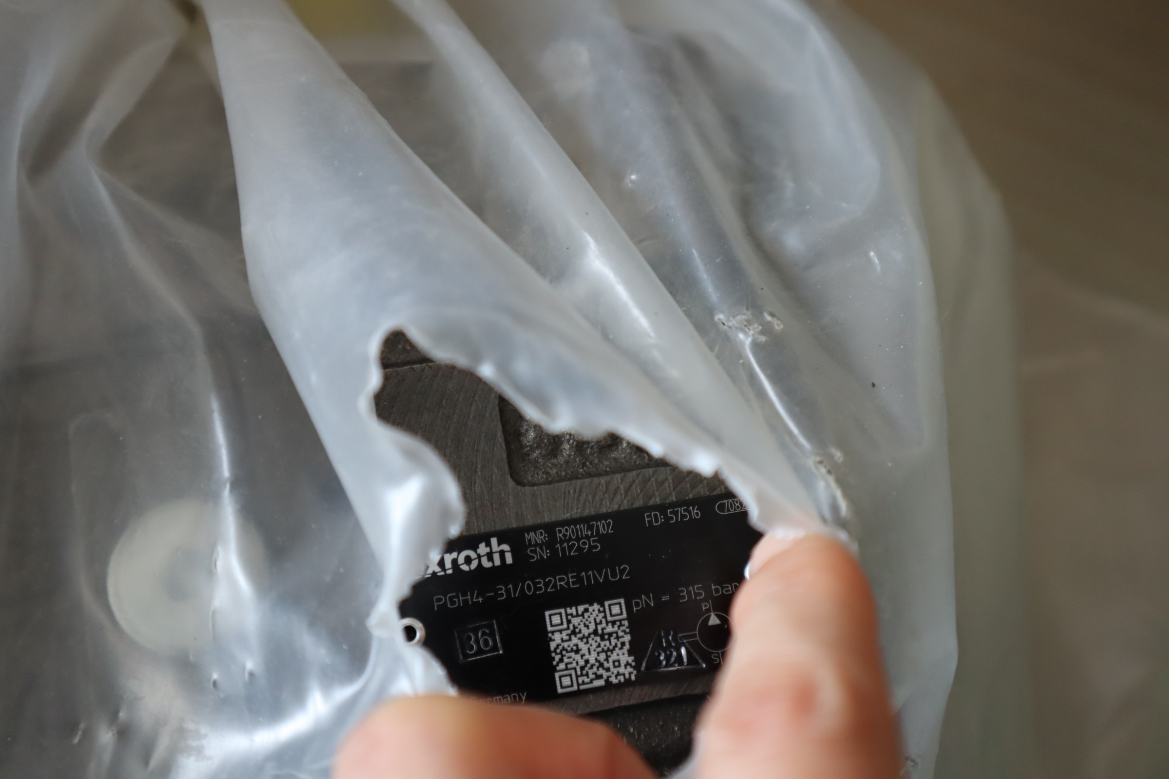 R901147102 PGH4-3X/032RE11VU2 力士乐REXROTH齿轮泵