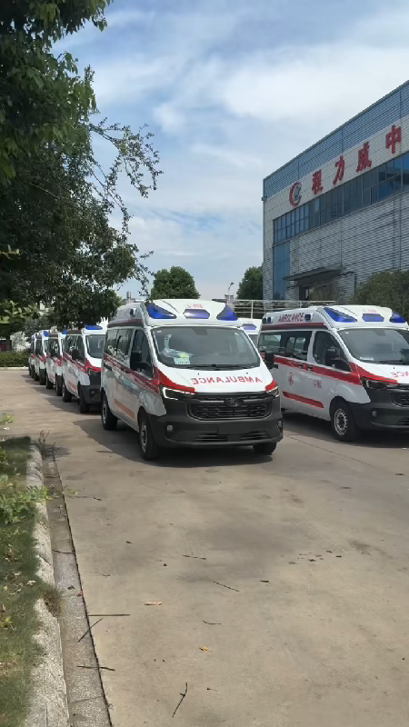 福特出口型监护型120救护车厂家直销发车