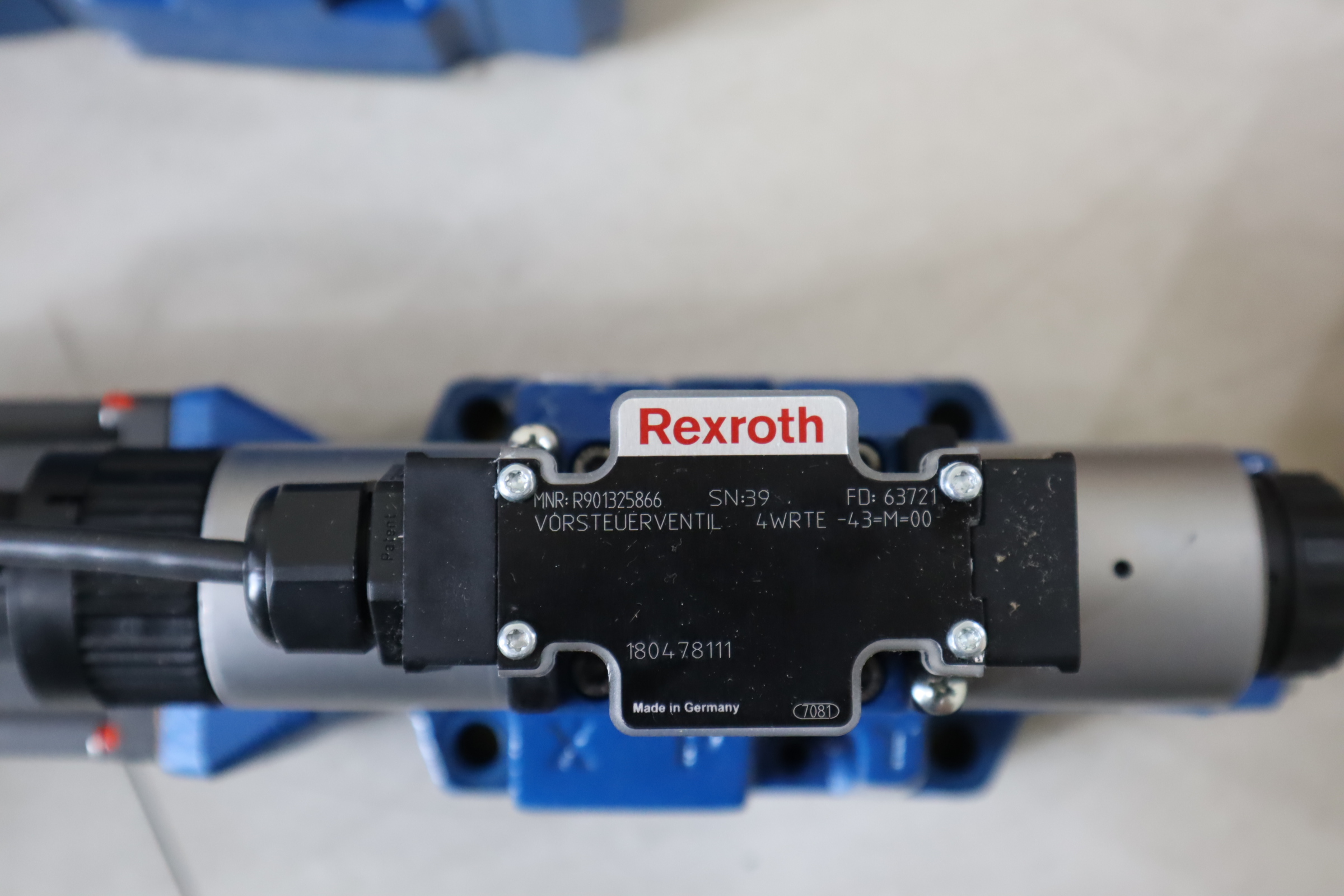 R901211498 4WRTE16W8-125L-46/6EG24K31/F1M 力士乐REXROTH比例阀