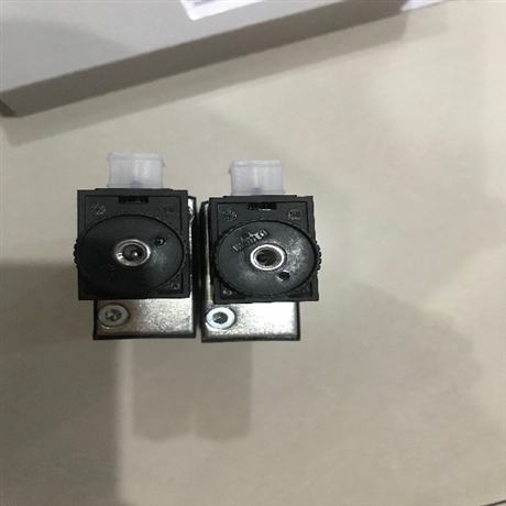 FESTO三位五通中封式CPE18-M1H-5/3GS-1/4