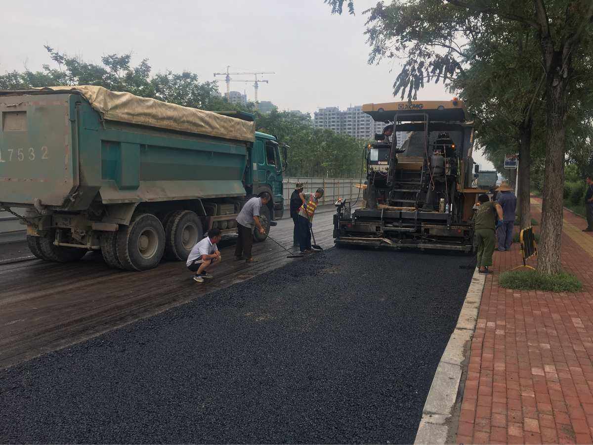 路易通 江门彩色沥青施工  白改黑工程