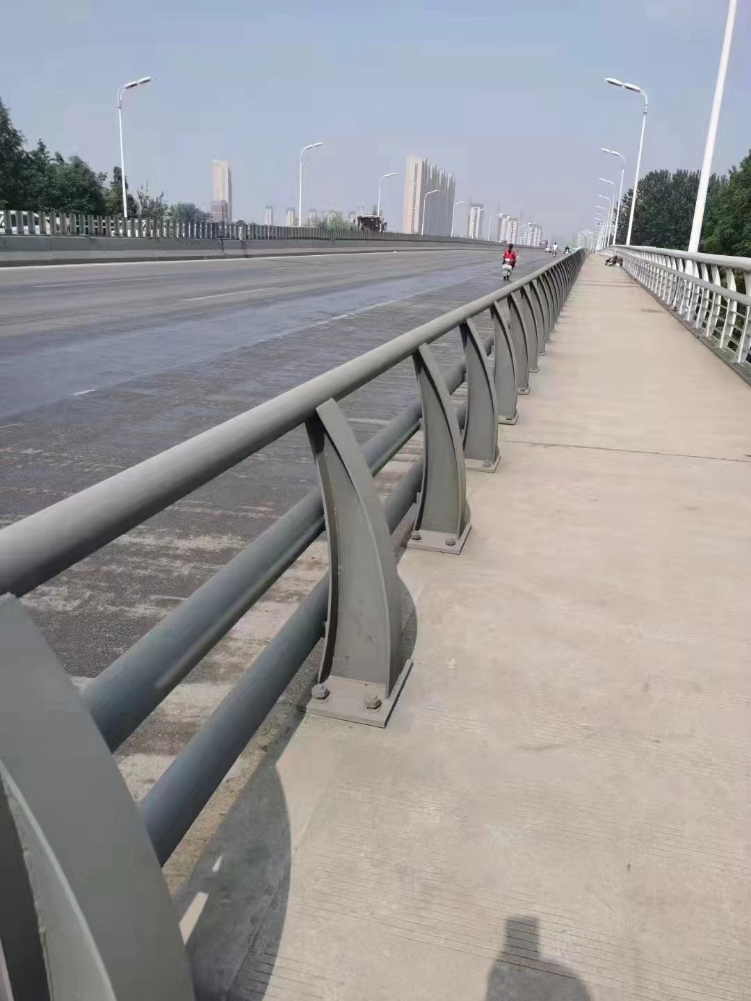 聚鑫 辽宁市政护栏 道路两侧防撞护栏 全国供应 应用广泛
