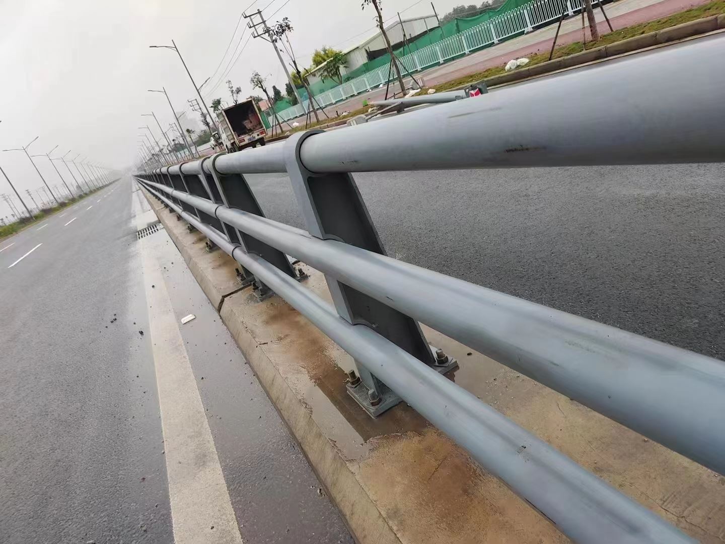 聚鑫 辽宁市政护栏 道路两侧防撞护栏 厂家供应 售后无忧