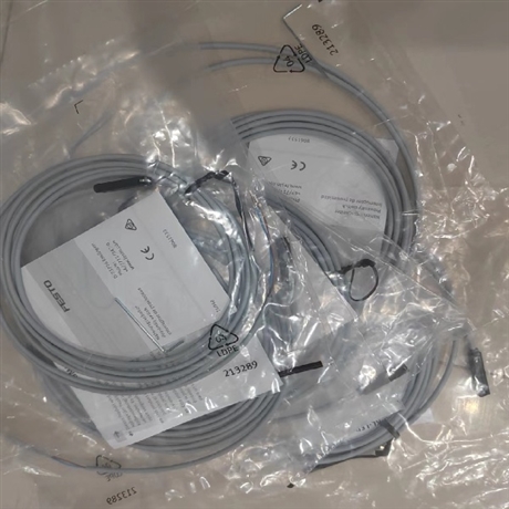 SME-8M-DS-24V-K-2,5-OE磁性开关带安装件SMBR-8-32