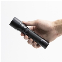 SZSW2105强光变焦手电筒LED5W/2.6Ah电量显示可聚泛光调节IP66