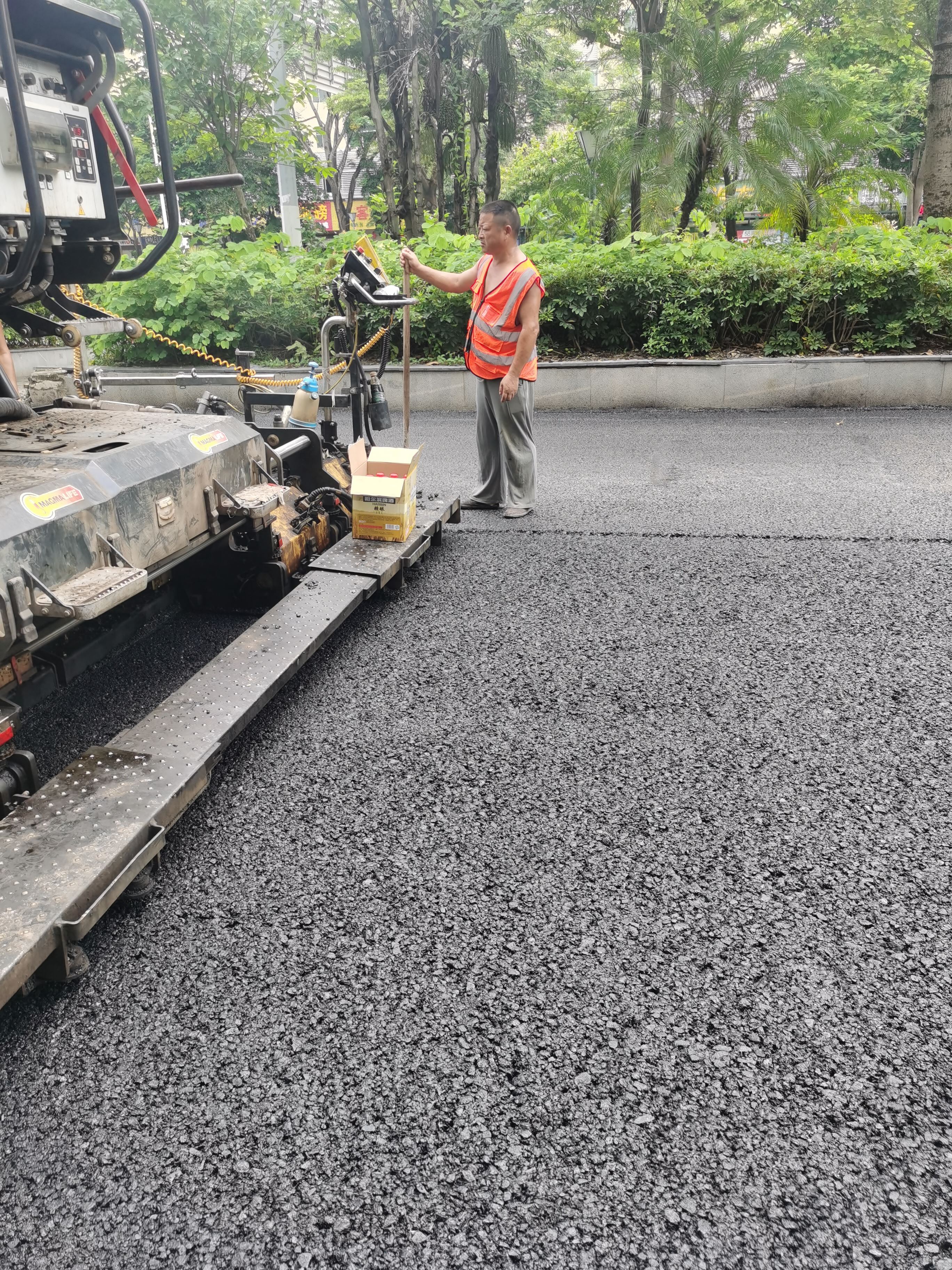 路易通 江门沥青路面摊铺施工 管道沥青修补 白改黑工程