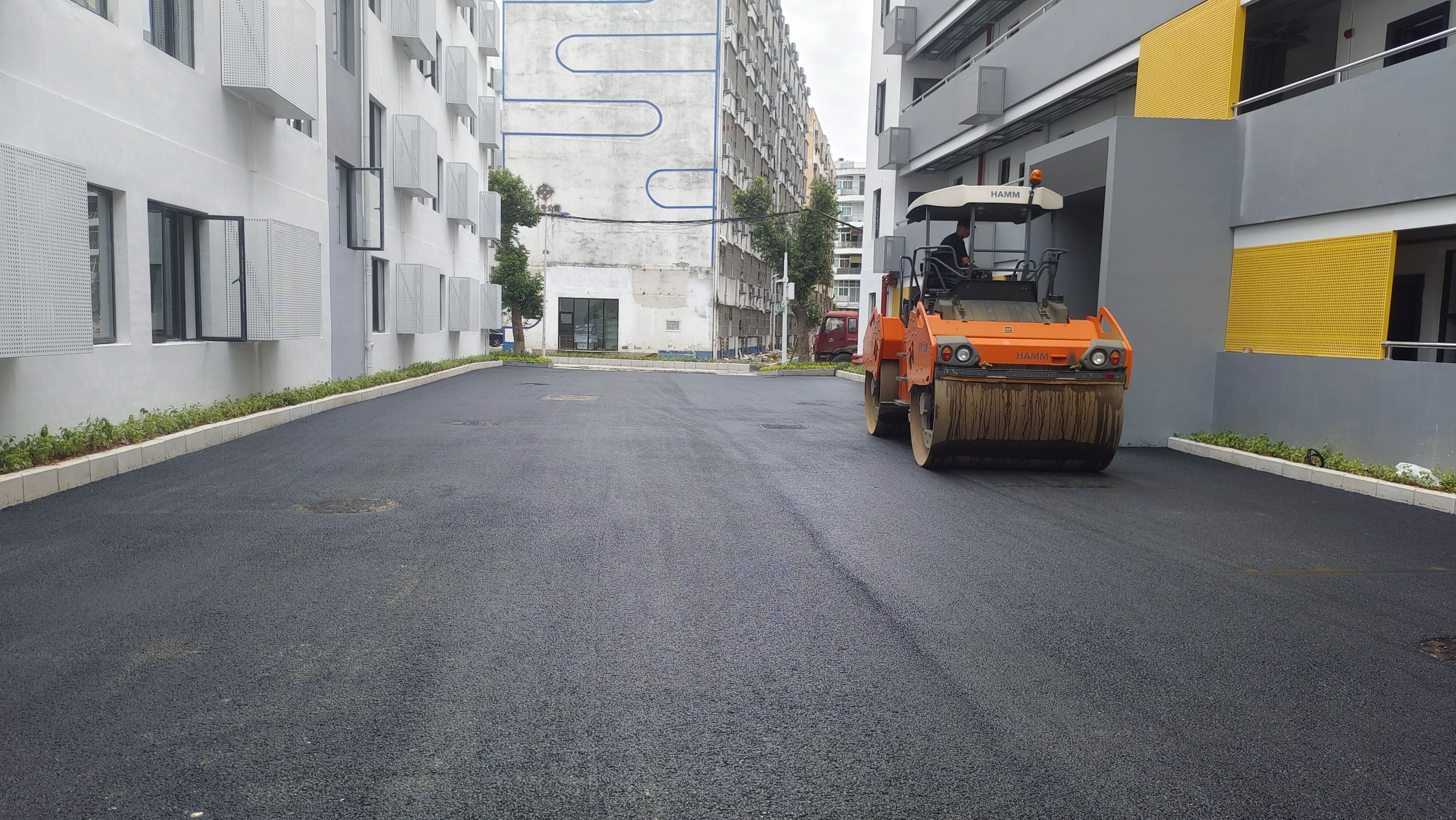 路易通 珠海沥青道路 学校路面改造 多少钱一平
