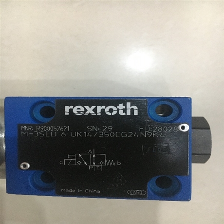 REXROTH比例方向阀R902473184  A A10VSO71DFR1/31R-VPA42N00
