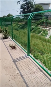 广西框架护栏网厂家 浸塑框网护栏 框架隔离栅 公路护栏网 烨方