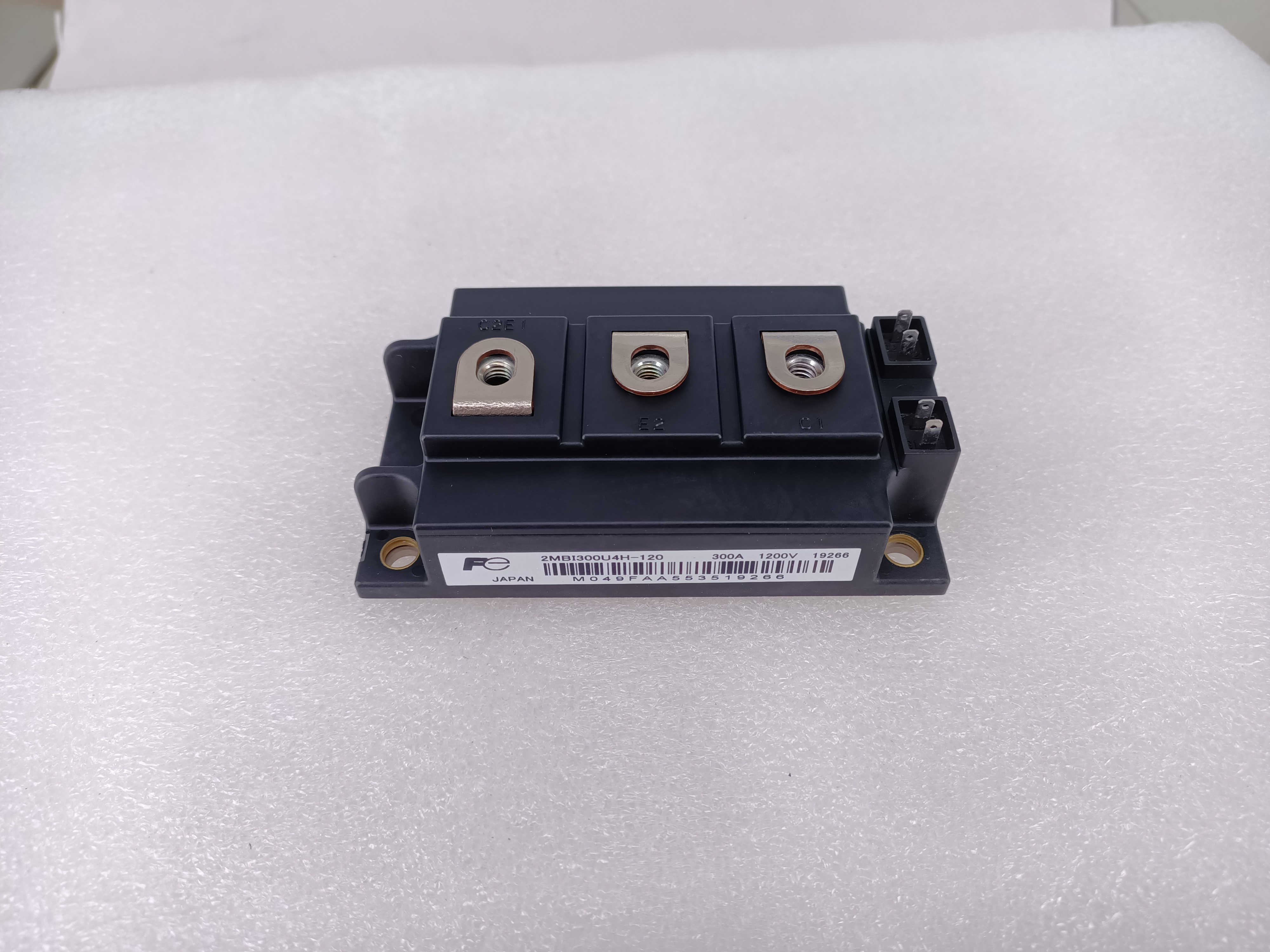 全新功率日本富士IGBT模块代理分销6MBP300RA060