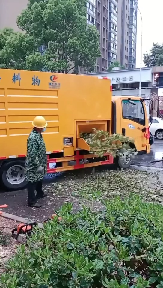 東風樹枝粉碎車 視頻