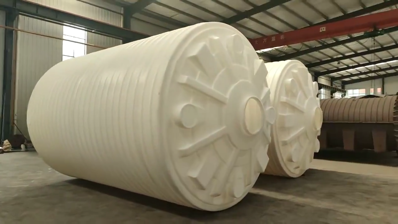 40立方鹽酸儲罐生產中 視頻